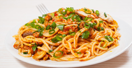 spaghetti with mushroom and minced meat