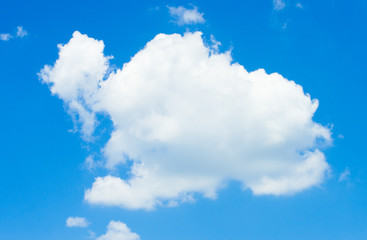 Obraz na płótnie Canvas Clouds in blue sky