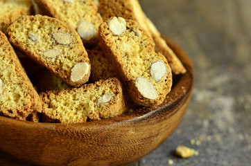 Cantuccini with lemon and pistachio.