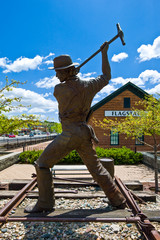 U.S.A. Arizona, Route 66, Flagstaff, the monument to the worker of the railway station
