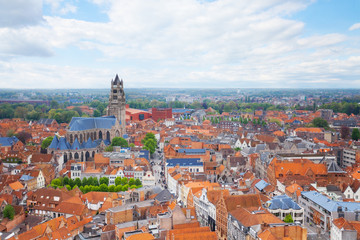 Fototapeta na wymiar Cityscape with Cathedrale saint Sauveur in Bruges
