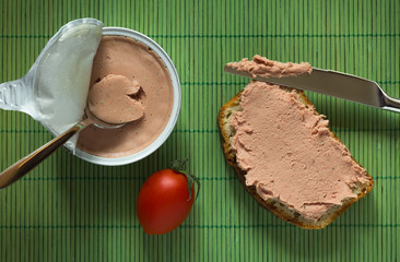 sandwich with pate and tomato