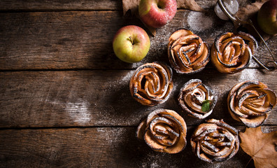 Apple rose cakes