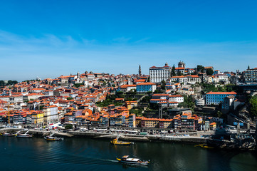 Fototapeta na wymiar Douro river and the Porto city