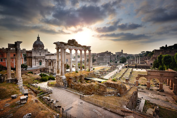 Fototapeta na wymiar The Roman Forum at dawn, Rome