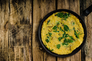 Frittata with spinach and garlic