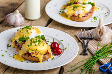 Eggs Benedict