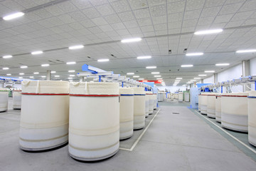 Spinning mill workshop, the spinning equipment is running