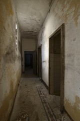 Fototapeta na wymiar Old abandoned corridor