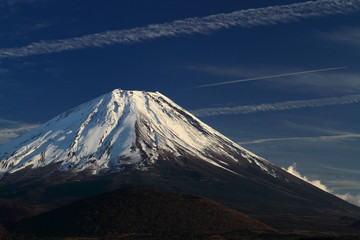 晩秋の富士山