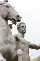 Statue Pferde