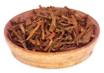 Dry tobacco leaves