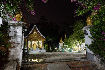 Obraz premium The ancient city of Luang Prabang ，Wat Xieng Thong night