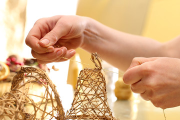 Manufaktura zabawek choinkowych, drewniane dzwoneczki
