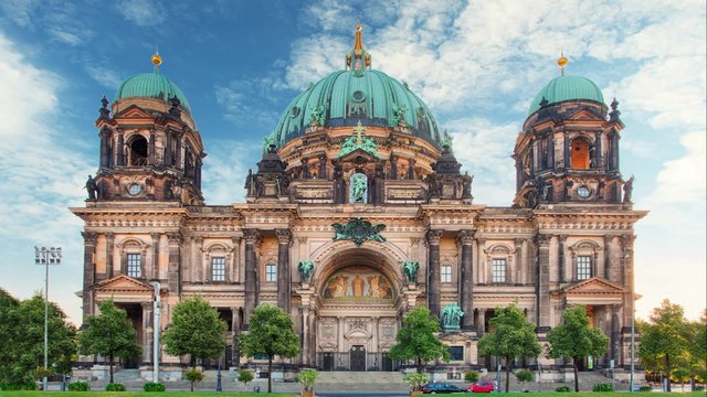 Berlin cathedral - Berliner dom, Time lapse at day
