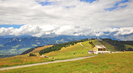 Fototapeta na wymiar Chalet in french Alps