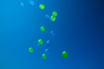 balloons flying