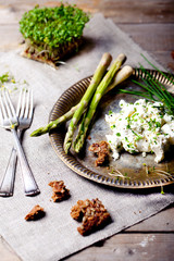 Asparagus and cream cheese spread with herbs