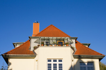 Das Dach einer Altbau-Villa