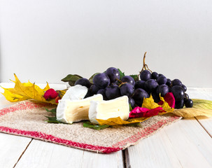 Grapes , leafs and cheese