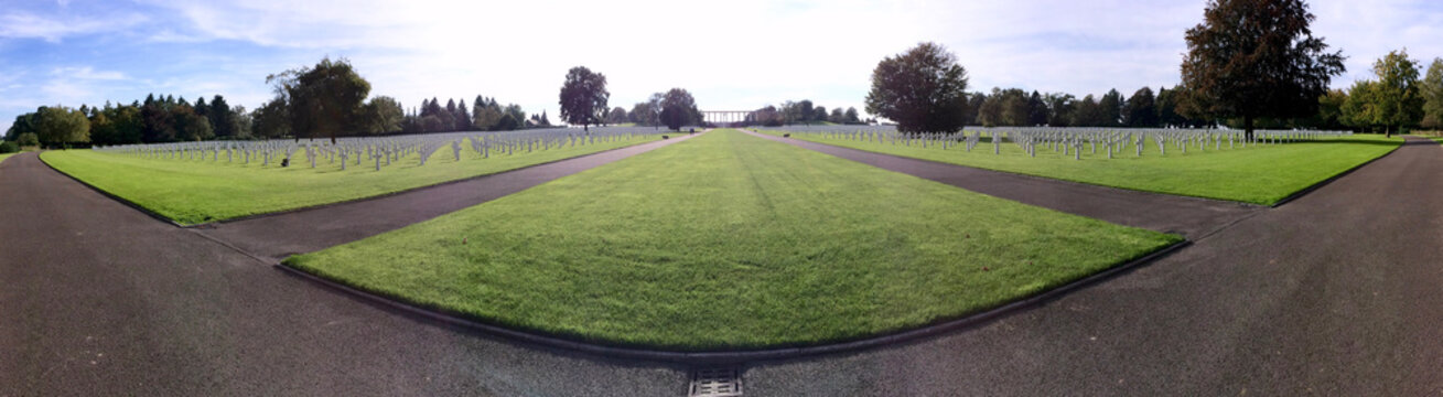 Amerikanischer Soldatenfriedhof mit Gedenkstätte in Henri-Chapelle