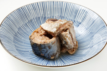 鯖缶
