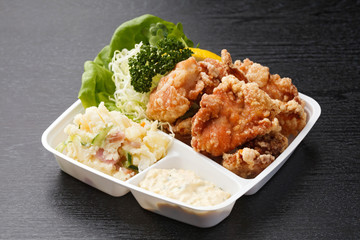 唐揚げ弁当