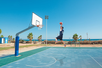 lefty slam dunk by the sea