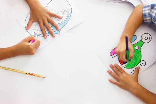 A child drawing coloration.

