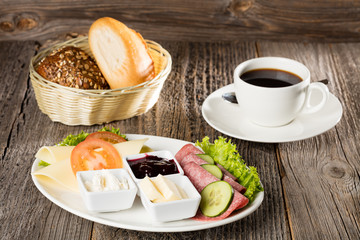 Frühstück mit Tasse Kaffee