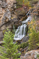 Fototapeta na wymiar Lush waterfalls in Washington.