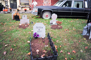 Halloween displays in Memphis, TN