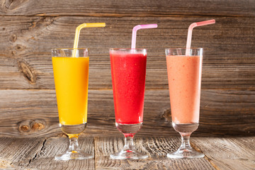 verschiedene frische Säfte