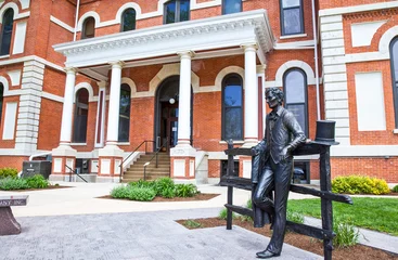 Poster U.S.A. Illinois, Route 66, Pontiac, a Abraham Lincoln statue at the entrance of the Court House © giumas