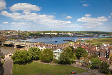Fototapeta na wymiar ROCHESTER, UK - MAY 16, 2015: Landscape around of Rochester city include beautiful bend of river Kent 