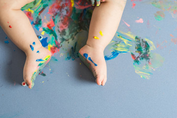 Obraz na płótnie Canvas Baby feet painted