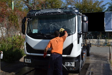 Lavaggio camion
