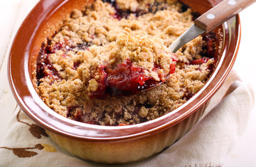 Plum crumble cake