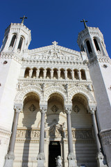 Obraz premium Vertical view of Basilica Notre-Dame de Fourviere