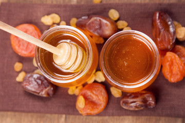 honey with dry fruits