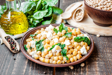 chickpeas with spinach and feta