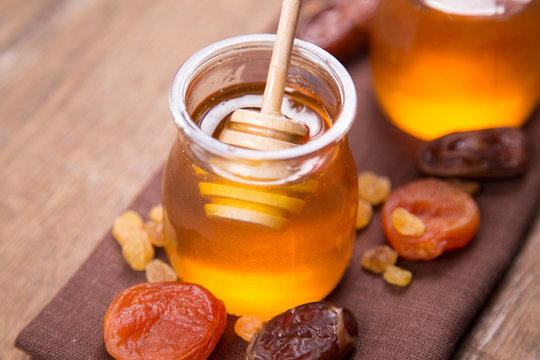 honey with dry fruits