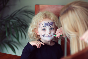 face painting little girl