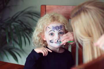 girl face paint