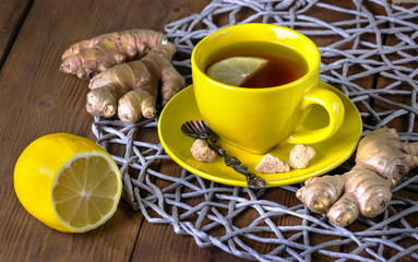 tea with a lemon and ginger