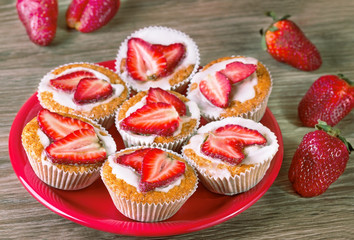 cakes with strawberry