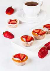 muffins with strawberry