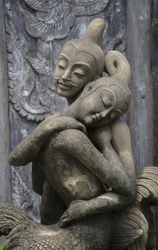 Escultura de enamorados