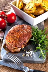 Entenbrust mit bratkartoffel