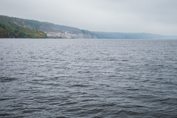 Fototapeta na wymiar пейзаж с изображением берега реки